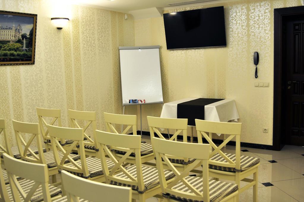 Status Hotel Malekhuv Exterior photo